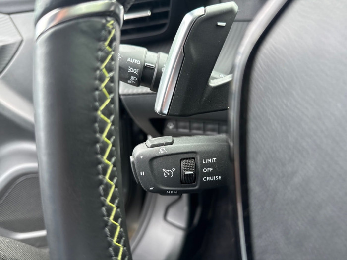 Peugeot 2008 PureTech 130 S&S EAT8 GT