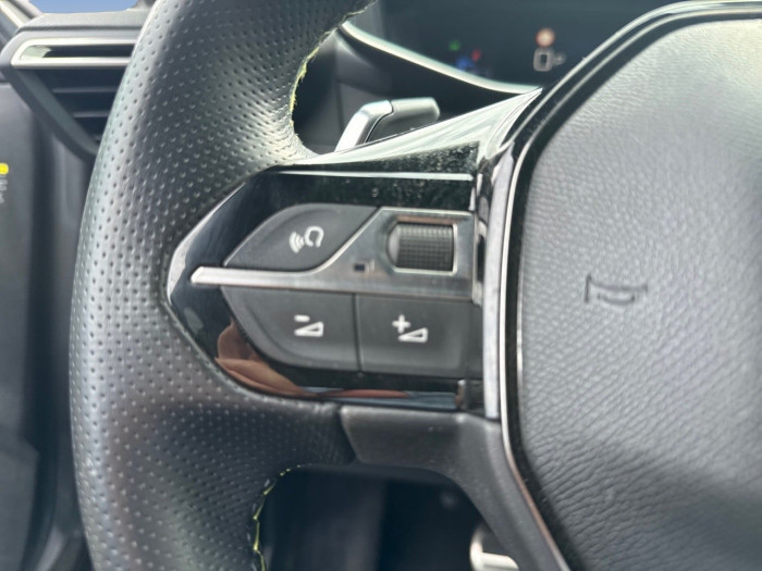 Peugeot 2008 PureTech 130 S&S EAT8 GT