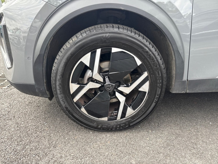 Peugeot 2008 PureTech 130 S&S EAT8 GT