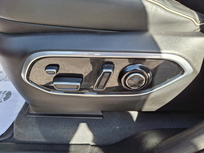Jeep GRAND CHEROKEE 4xe 2.0 T 380 ch PHEV 4x4 BVA8 Summit Reserve