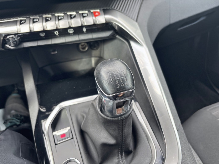 Peugeot 3008 BUSINESS Puretech 130ch S&S BVM6 Active Business