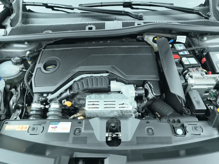 Peugeot 2008 Nouveau Hybrid 145 e-DCS6 Allure