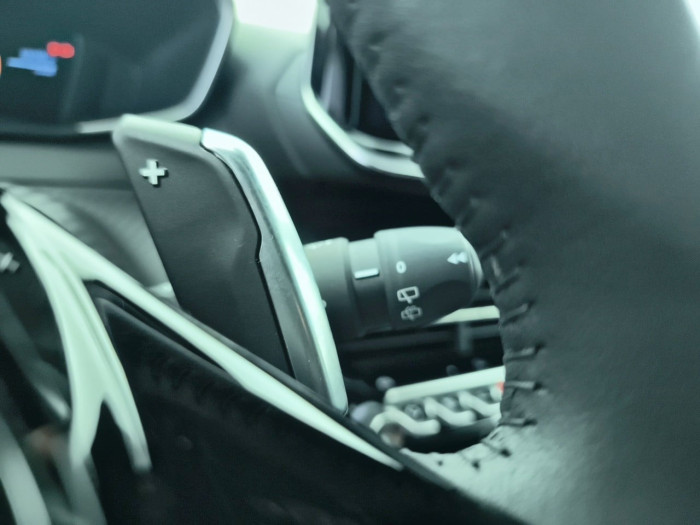Peugeot 2008 Nouveau Hybrid 145 e-DCS6 Allure