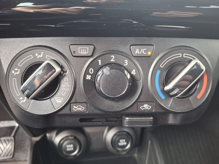 Suzuki Swift 1.2 Dualjet Hybrid Auto (CVT) Privilège