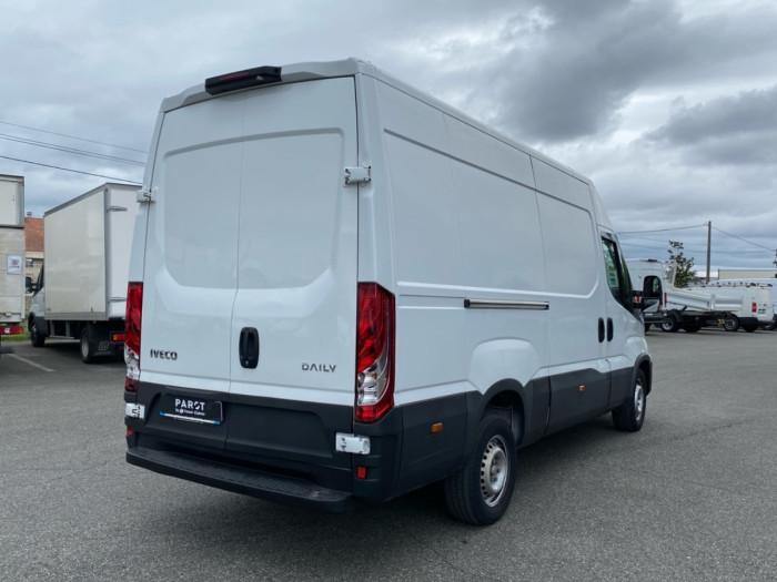 IVECO Daily 35S Fg 35S14 V12