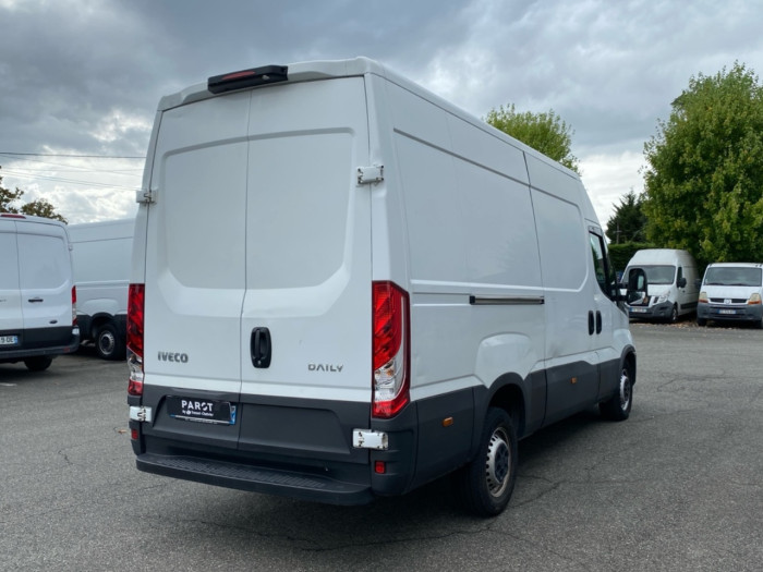 IVECO Daily 35S Fg 35S14 V12