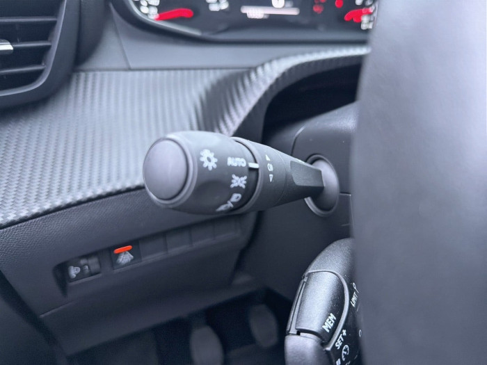 Peugeot 208 PureTech 100 S&S BVM6 Style