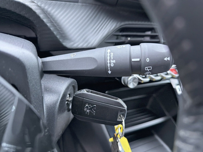 Peugeot 208 PureTech 100 S&S BVM6 Style
