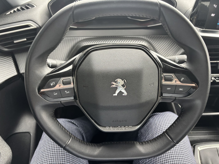 Peugeot 208 PureTech 100 S&S BVM6 Style