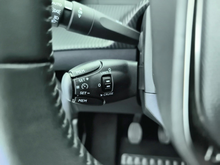 Peugeot 208 PureTech 100 S&S BVM6 Style