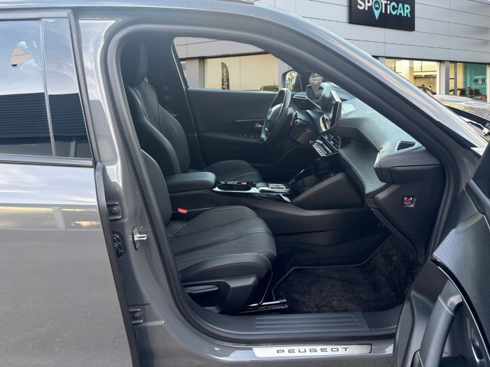 Peugeot 2008 BlueHDi 130 S&S EAT8 GT