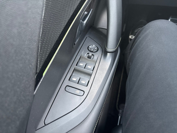 Peugeot 2008 BlueHDi 130 S&S EAT8 GT