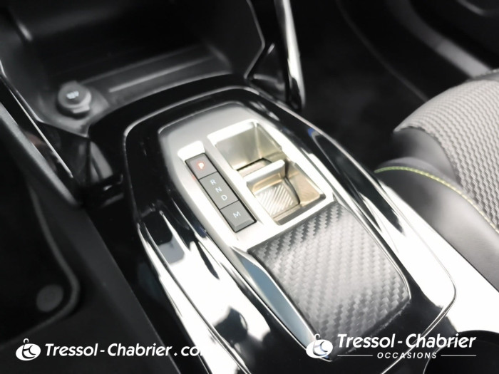 Peugeot 2008 Hybrid 136 e-DCS6 GT