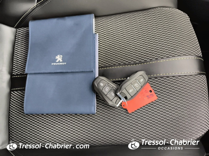 Peugeot 2008 Hybrid 136 e-DCS6 GT