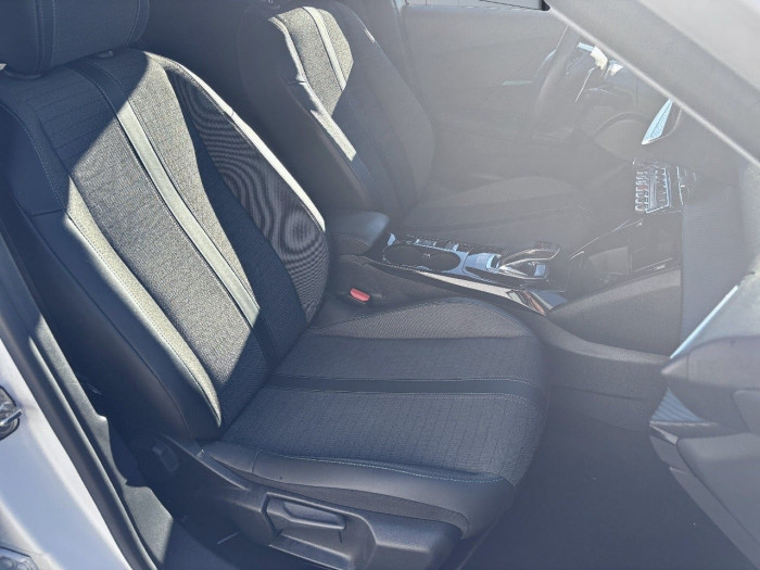 Peugeot 2008 PureTech 130 S&S EAT8 Allure