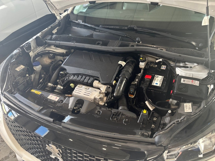 Peugeot 2008 PureTech 130 S&S EAT8 Allure