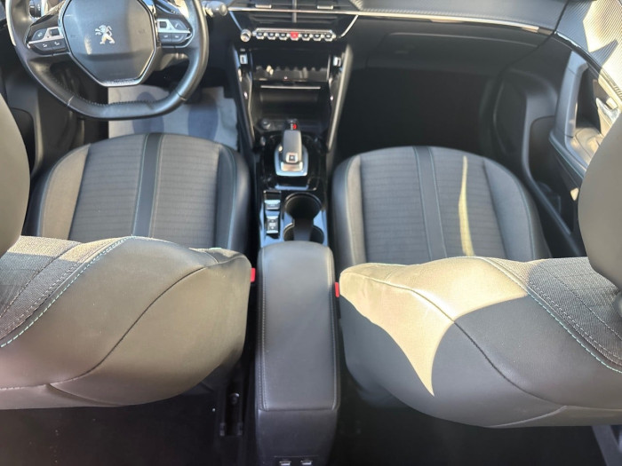 Peugeot 2008 PureTech 130 S&S EAT8 Allure