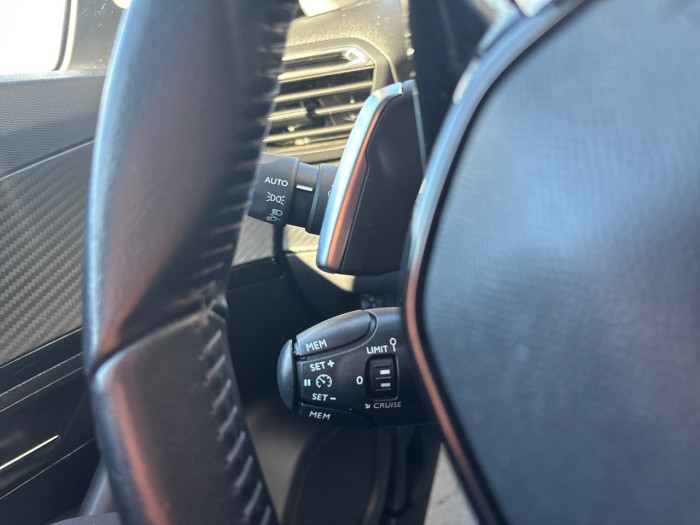 Peugeot 2008 PureTech 130 S&S EAT8 Allure