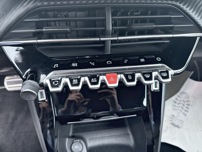 Peugeot 2008 PureTech 130 S&S EAT8 GT