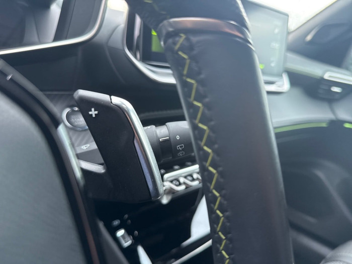 Peugeot 2008 PureTech 130 S&S EAT8 GT