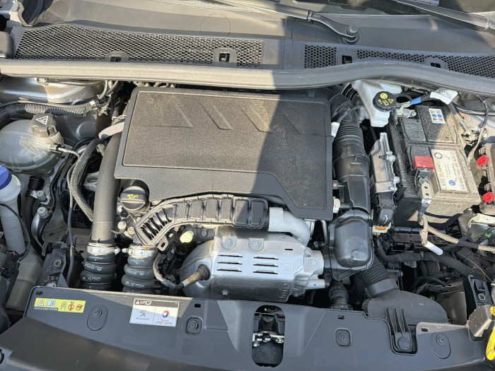 Peugeot 2008 PureTech 130 S&S EAT8 Allure