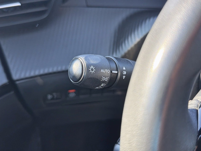 Peugeot 2008 PureTech 130 S&S EAT8 Allure