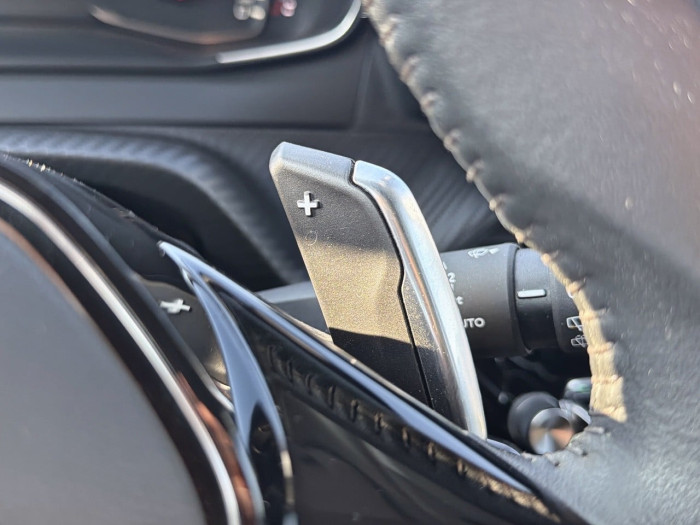 Peugeot 2008 PureTech 130 S&S EAT8 Allure