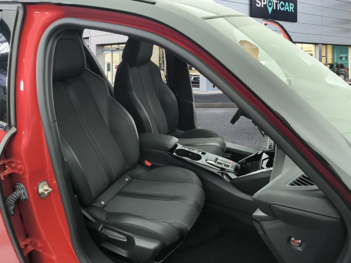 Peugeot 2008 PureTech 130 S&S EAT8 GT