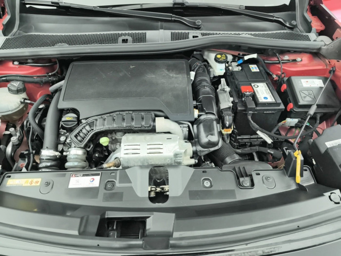 Peugeot 2008 PureTech 130 S&S EAT8 GT