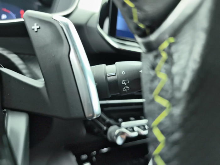 Peugeot 2008 PureTech 130 S&S EAT8 GT