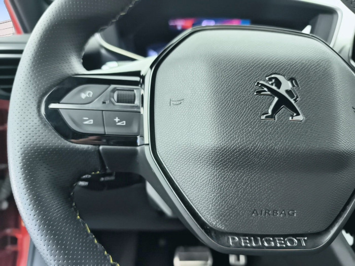 Peugeot 2008 PureTech 130 S&S EAT8 GT