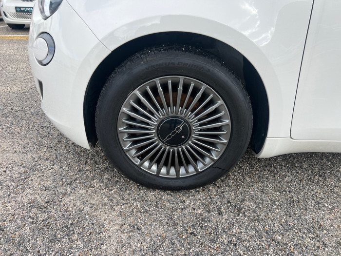 Fiat 500e BERLINE MY22 SERIE 1 STEP 2 500 e 95 ch Icône