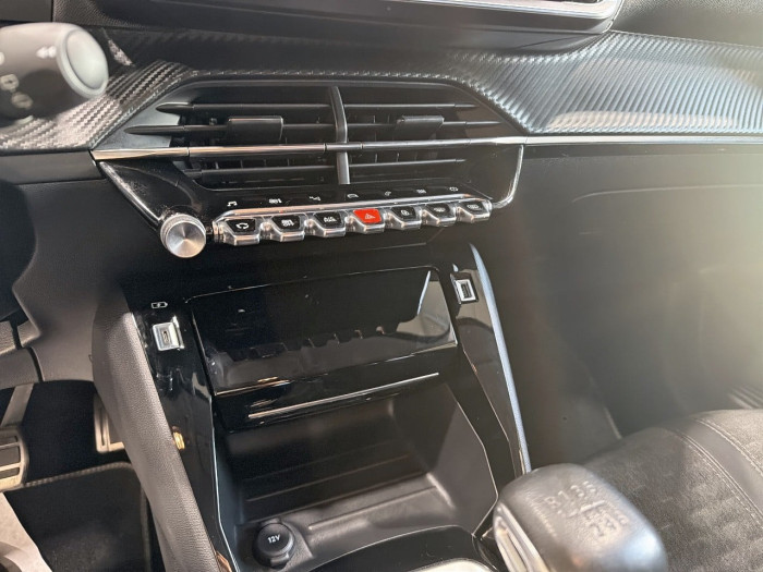 Peugeot 208 PureTech 100 S&S BVM6 Roadtrip