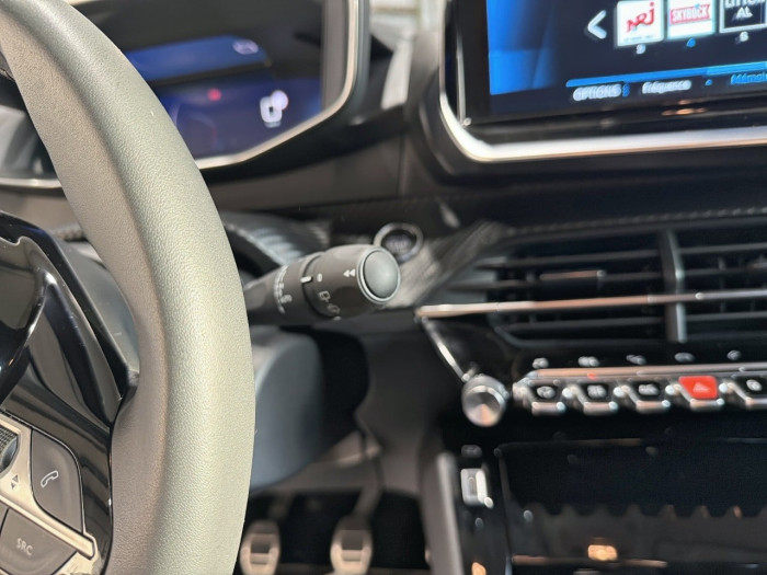 Peugeot 208 PureTech 100 S&S BVM6 Roadtrip