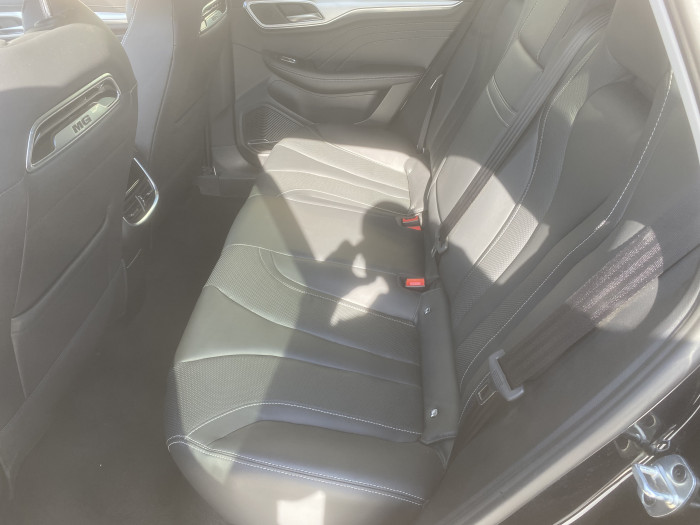MG MARVEL R EV 2WD Luxury