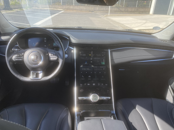 MG MARVEL R EV 2WD Luxury