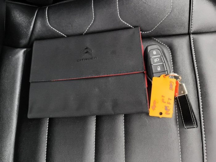 Citroën C4 PureTech 130 S&S EAT8 Shine Pack