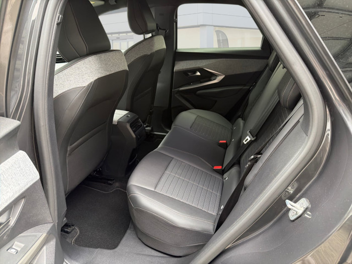 Peugeot 3008 Hybrid 136 e-DCS6 Allure