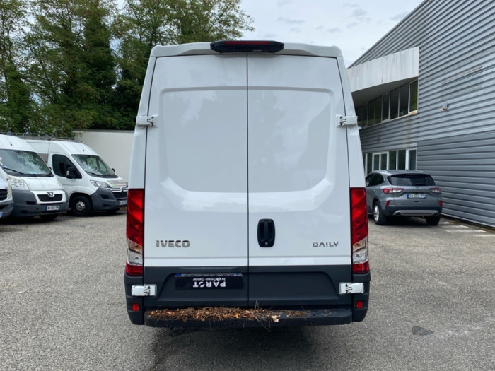 IVECO Daily 35S Fg 35S18H V16