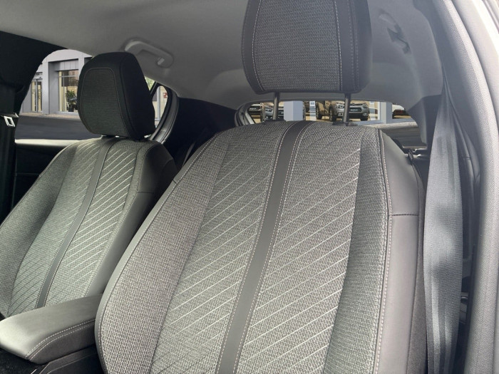 Peugeot 208 100 S&S BVM6 Allure