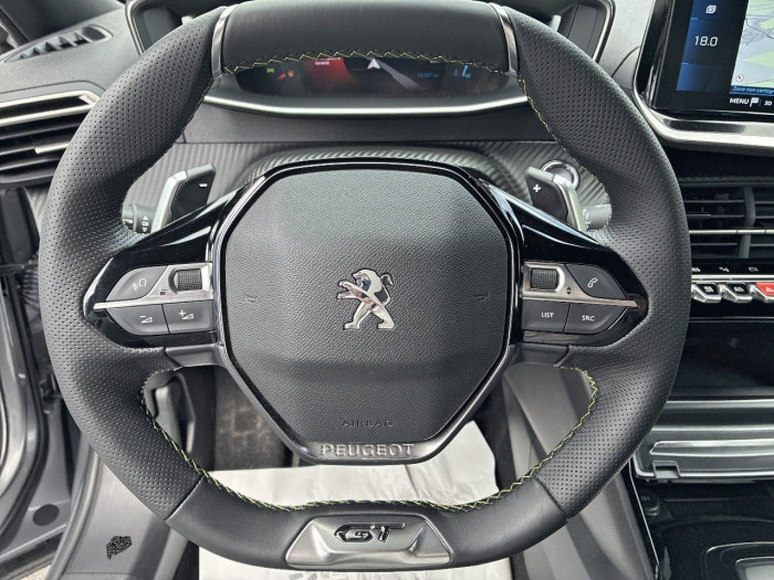 Peugeot 2008 PureTech 130 S&S EAT8 GT