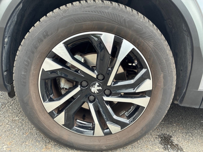 Peugeot 2008 PureTech 130 S&S EAT8 GT
