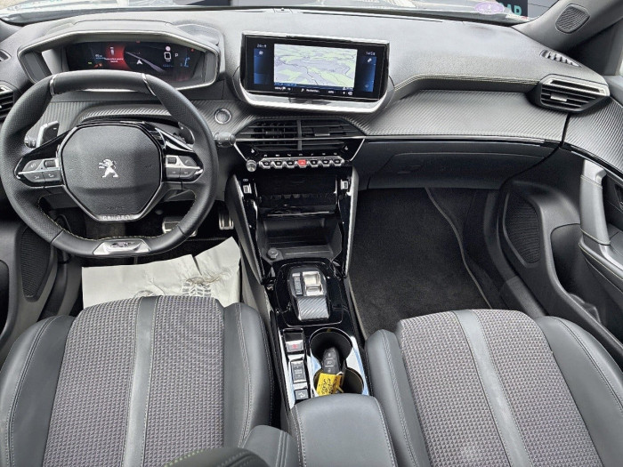 Peugeot 2008 PureTech 130 S&S EAT8 GT