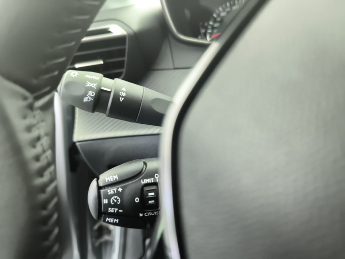Peugeot 208 PureTech 100 S&S BVM6 GT