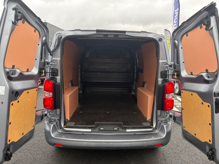 Peugeot EXPERT FOURGON FGN M BLUEHDI 145 S&S EAT8