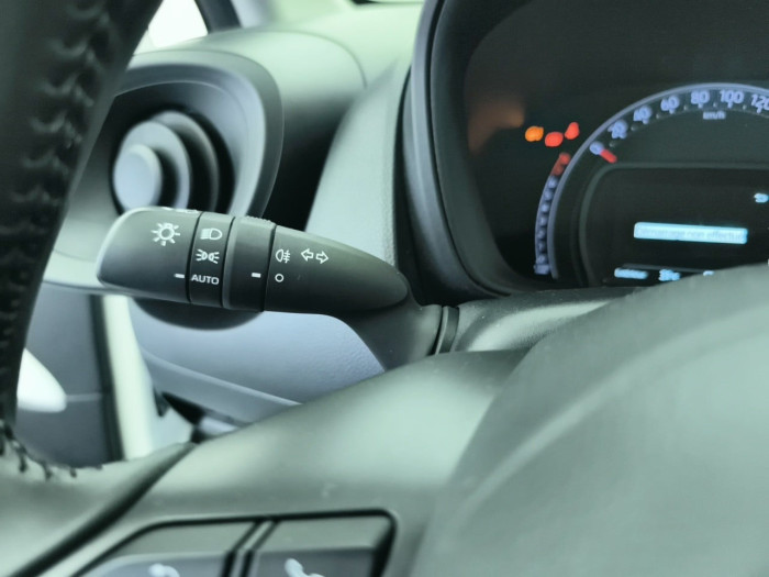 Toyota AYGO X MY23 1.0 VVT-i 72 S-CVT Air Collection