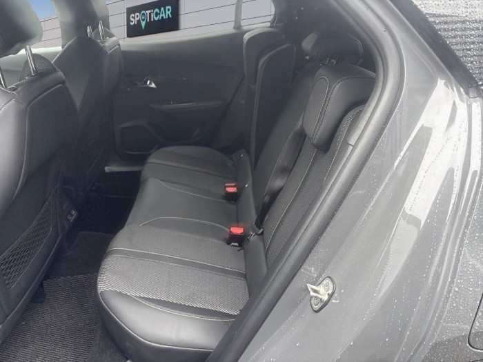 Peugeot 2008 PureTech 130 S&S EAT8 GT