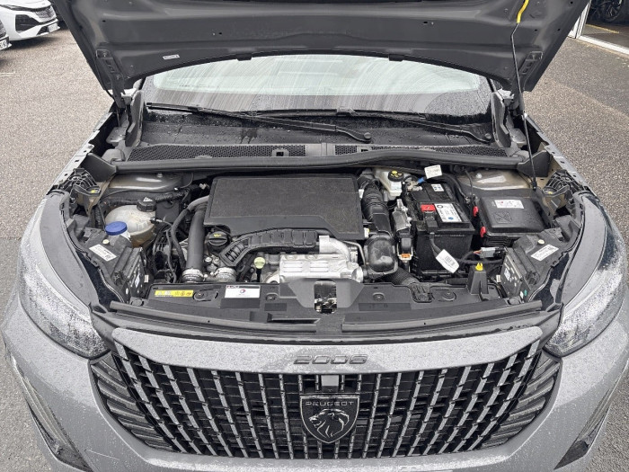 Peugeot 2008 PureTech 130 S&S EAT8 GT