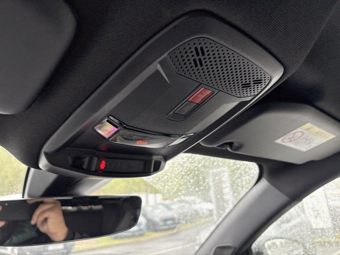 Peugeot 2008 PureTech 130 S&S EAT8 GT