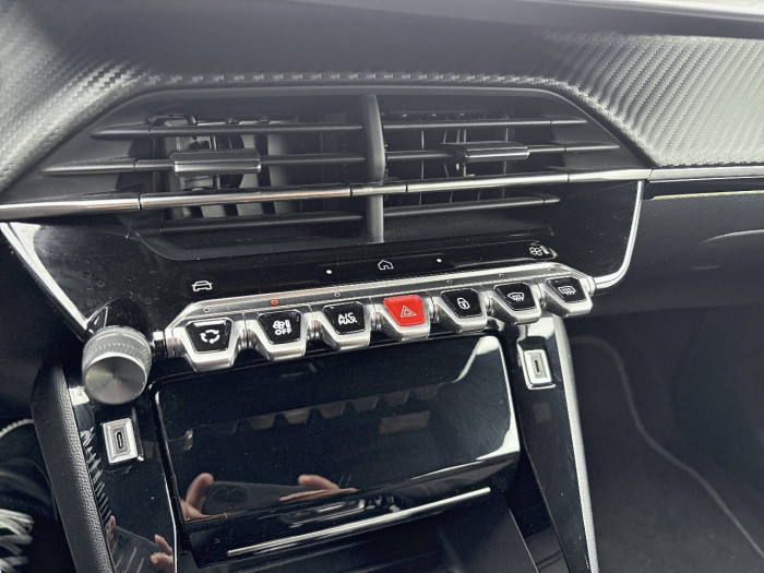 Peugeot 2008 PureTech 130 S&S EAT8 GT